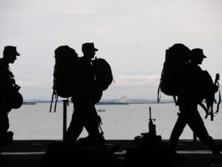 Gulf War Exposure Linked to Symptoms in Veterans